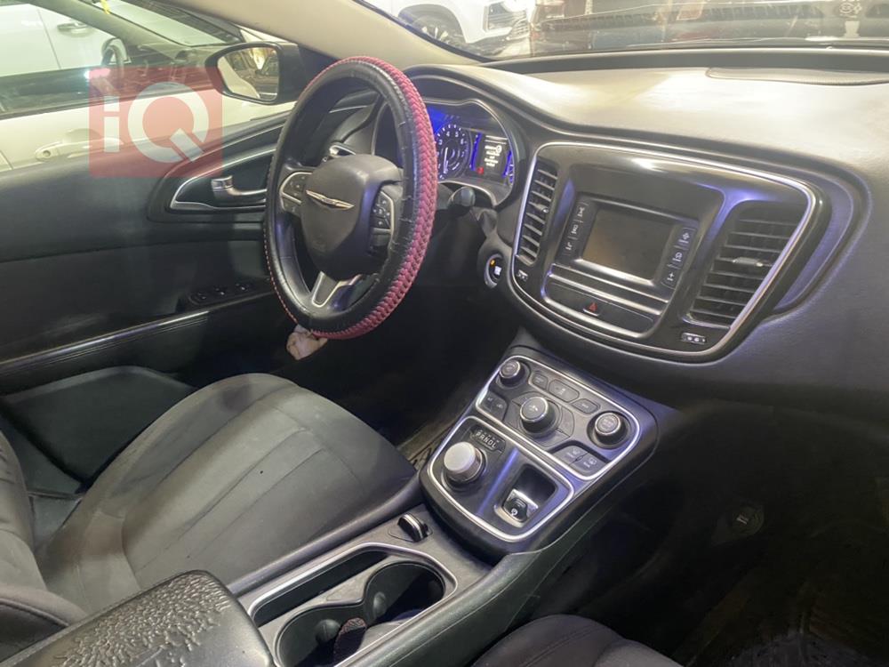 Chrysler 200